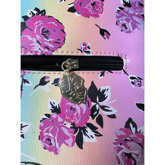 Betsey Johnson \